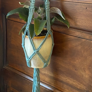 Porte plante en macramé